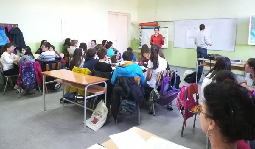 Globus u ruci